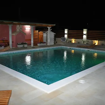 Apartmani Galeb Put Grande 25 *