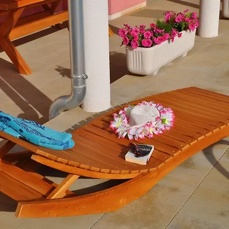 Apartment Apartmani Galeb Put Grande 25 *